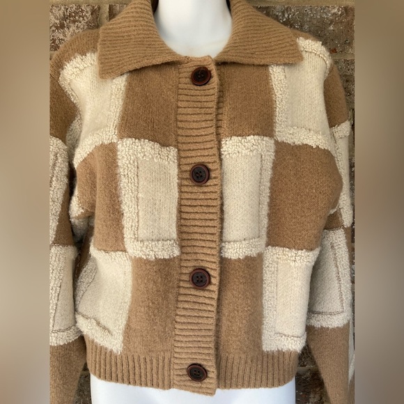 Lush Checkered  Cardigan Cream Camel Size Small New With Tags - Picture 4 of 10